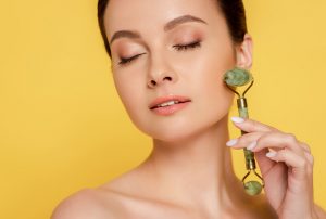 Jade Roller Benefits & Uses For Face Lifting