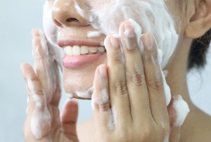 Here’s How To Choose The Right Face Wash For all Skin Types